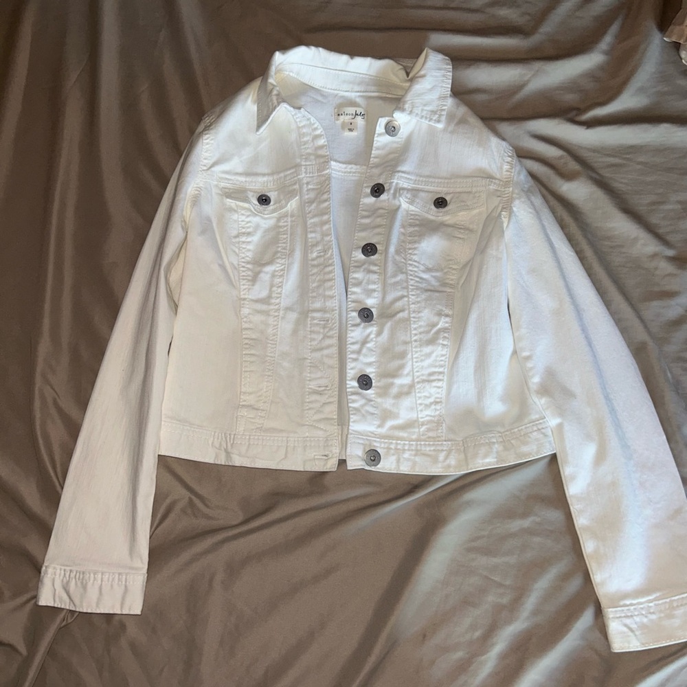 Selling a white denim jacket!
